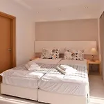 Guest house Island Dreams Rooms & Suites