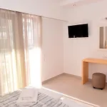 Island Dreams Rooms & Suites Guest house