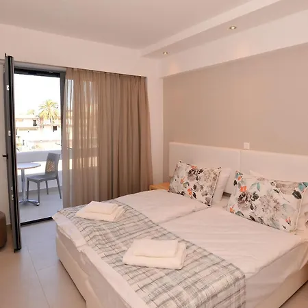 Island Dreams Rooms & Suites 3*